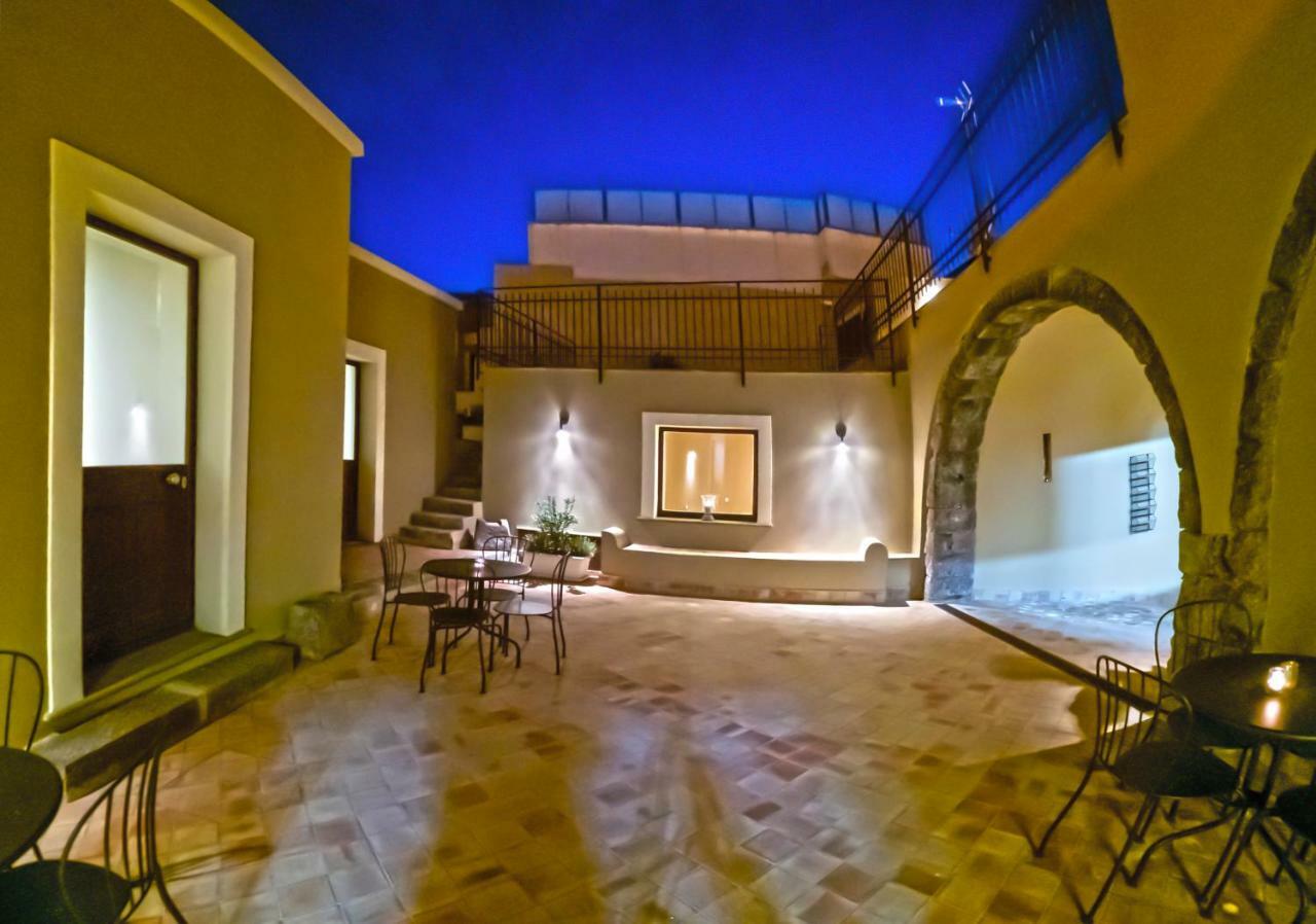 Don Uzzo Bed & Breakfast *